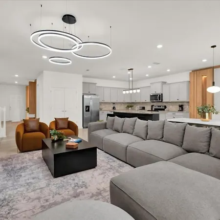10 Bedrooms- 8 Bathrooms- Windsor Island 2286Lc